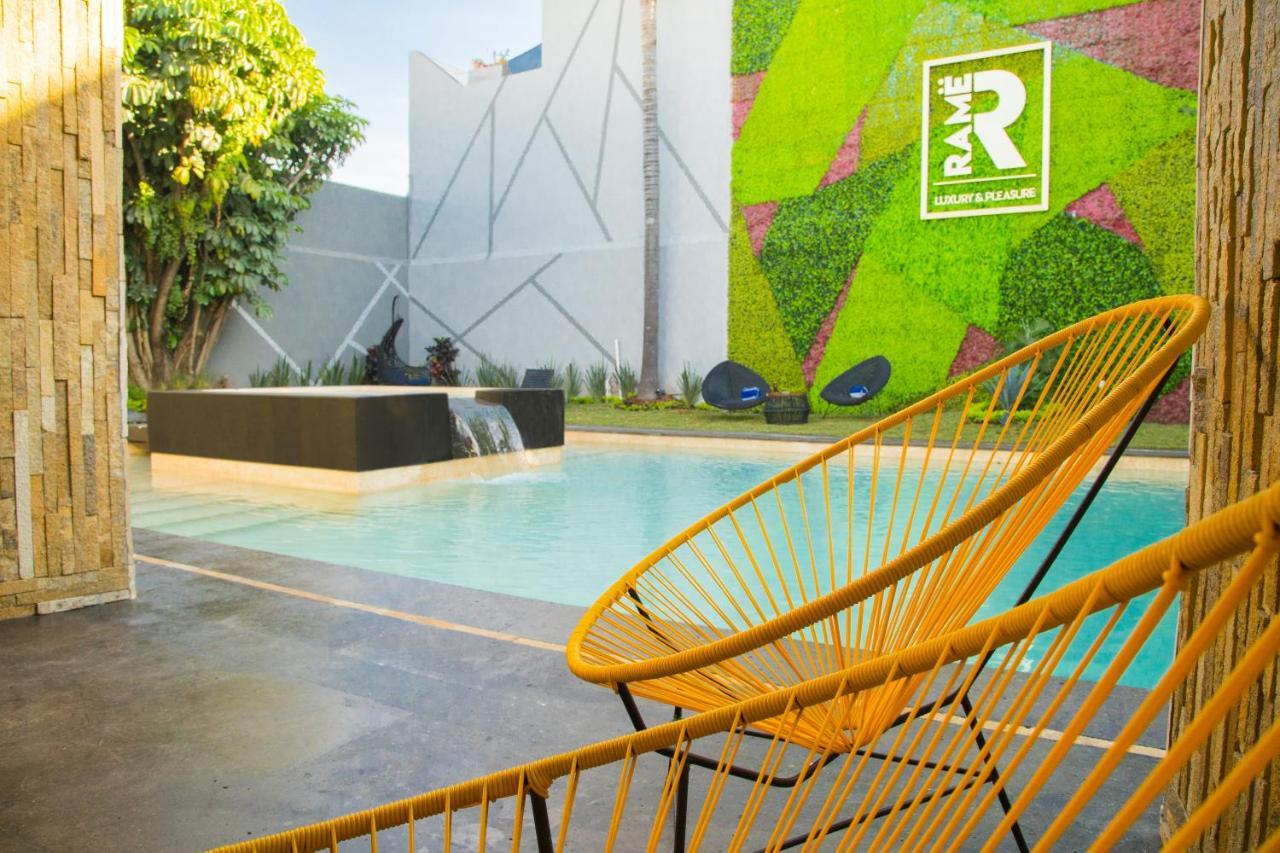 Rame Hotel Boutique Guadalajara Kültér fotó The pool at the R Hotel