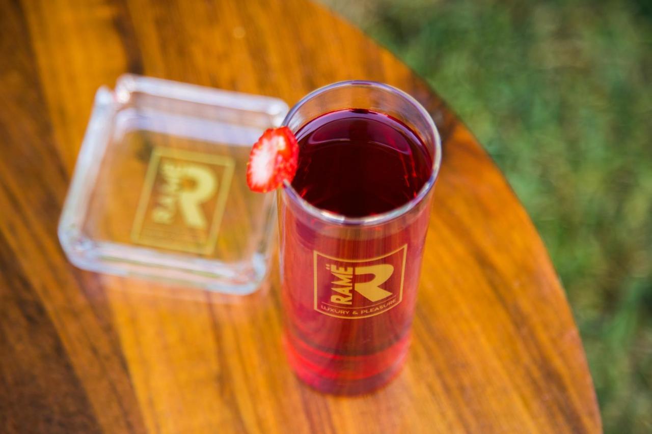 Rame Hotel Boutique Guadalajara Kültér fotó A glass of Rakugo